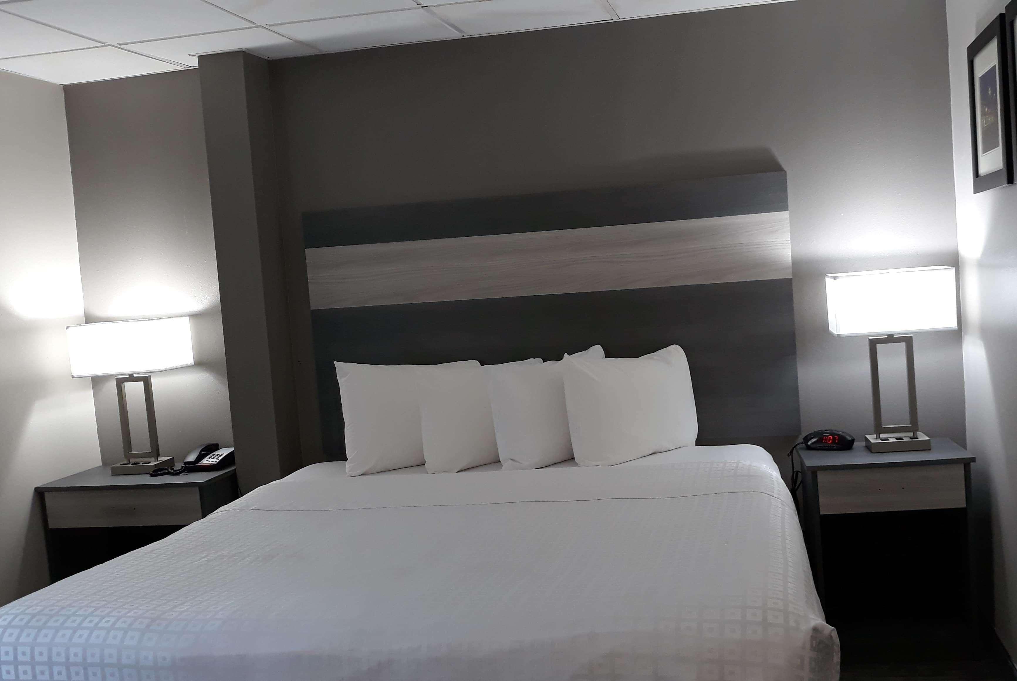 Hotel Baymont By Wyndham - Purdue 2*