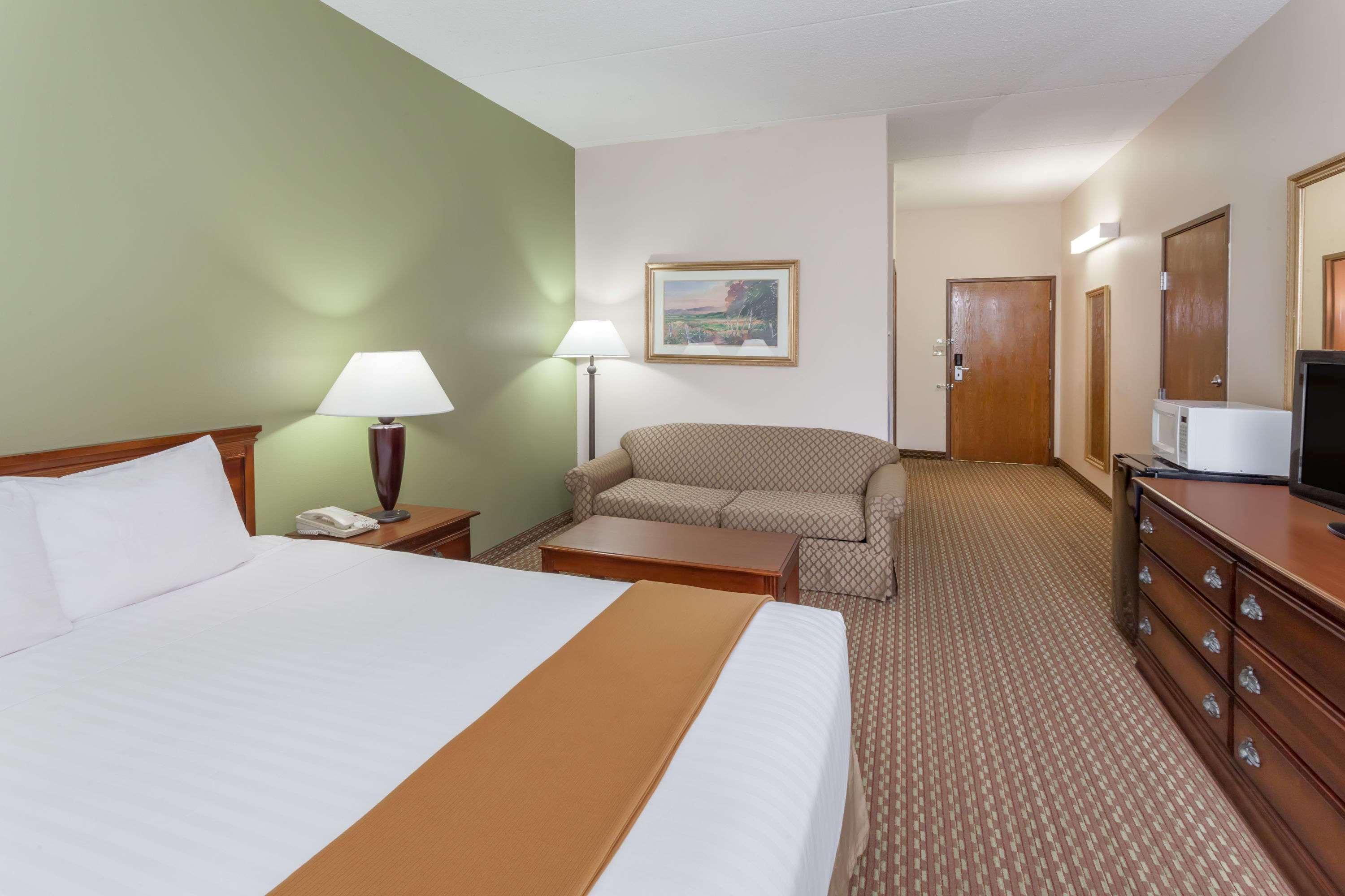 Baymont By Wyndham - Purdue 2* Lafayette
