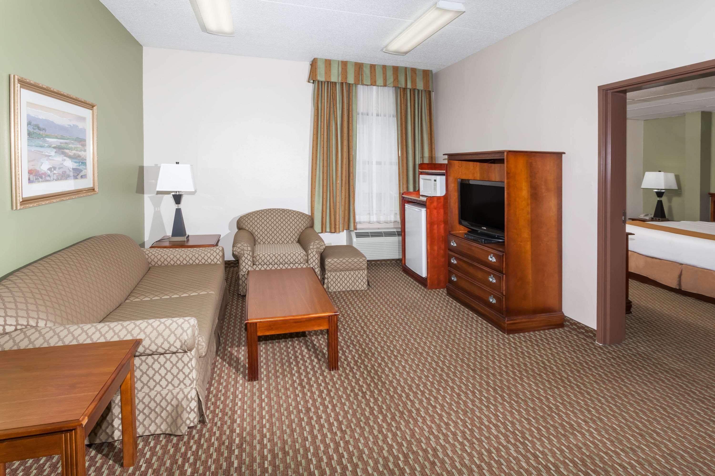 Baymont By Wyndham - Purdue Hotel Lafayette