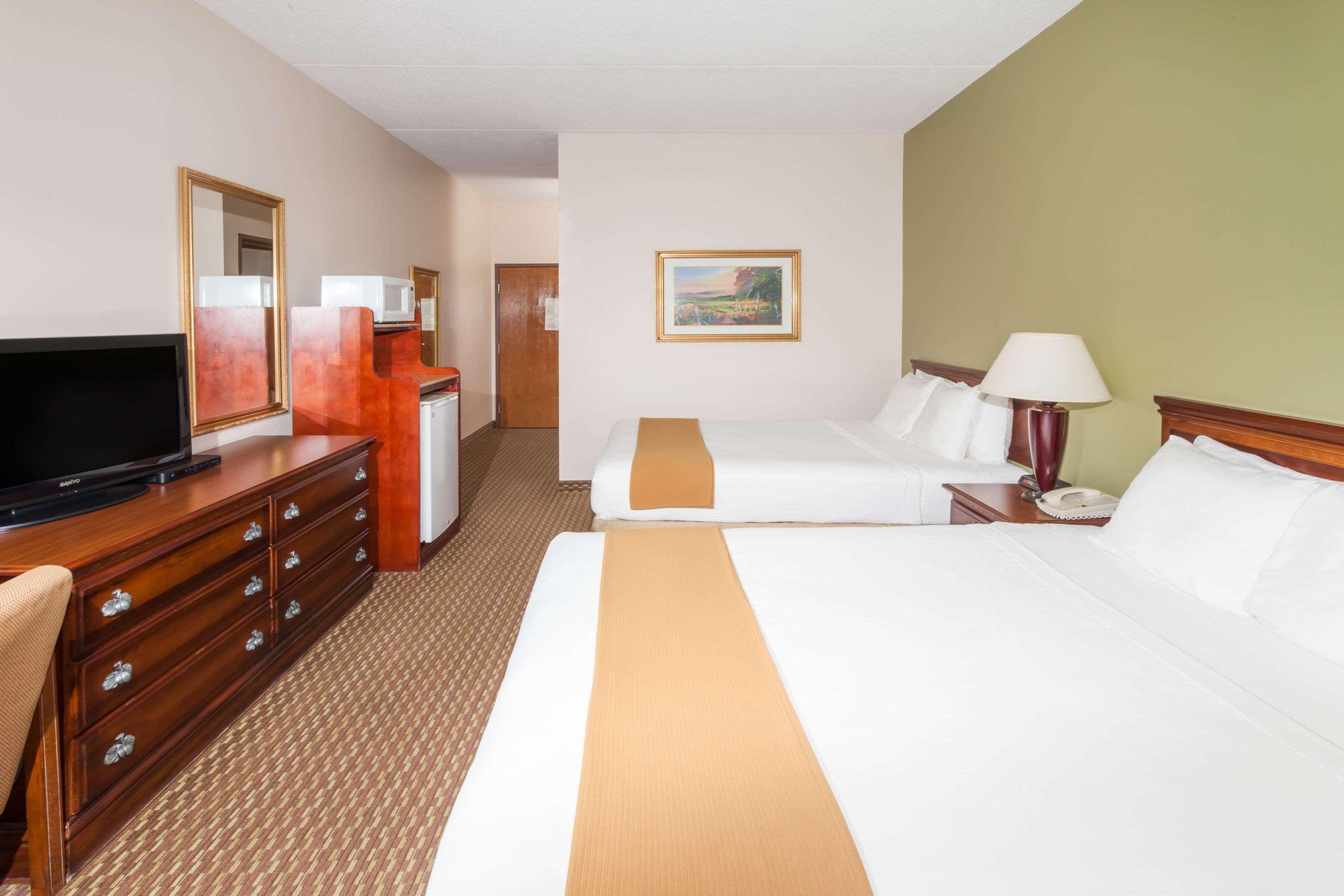 Hotel Baymont By Wyndham - Purdue Lafayette