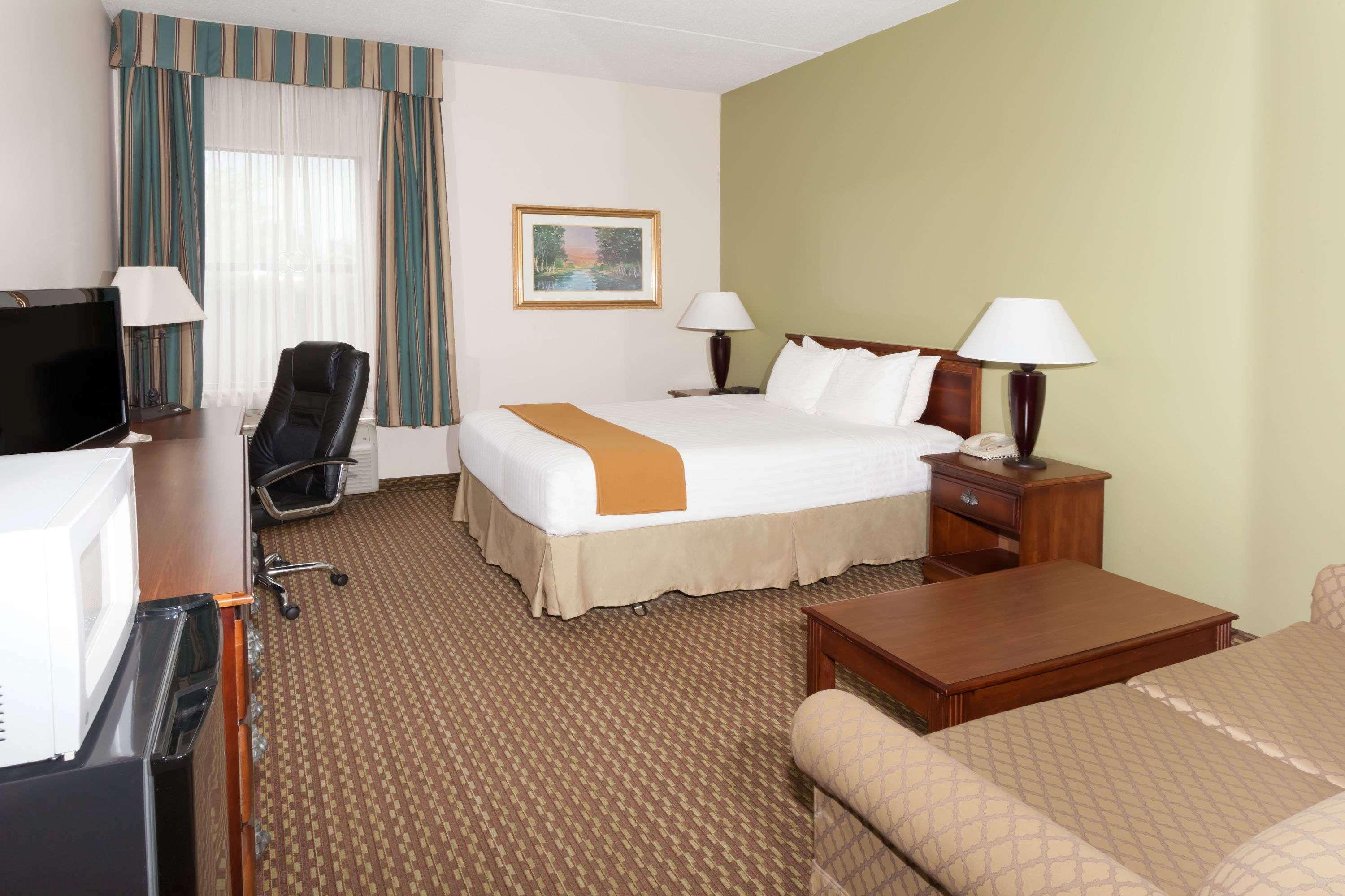 Baymont By Wyndham - Purdue Hotel 2*
