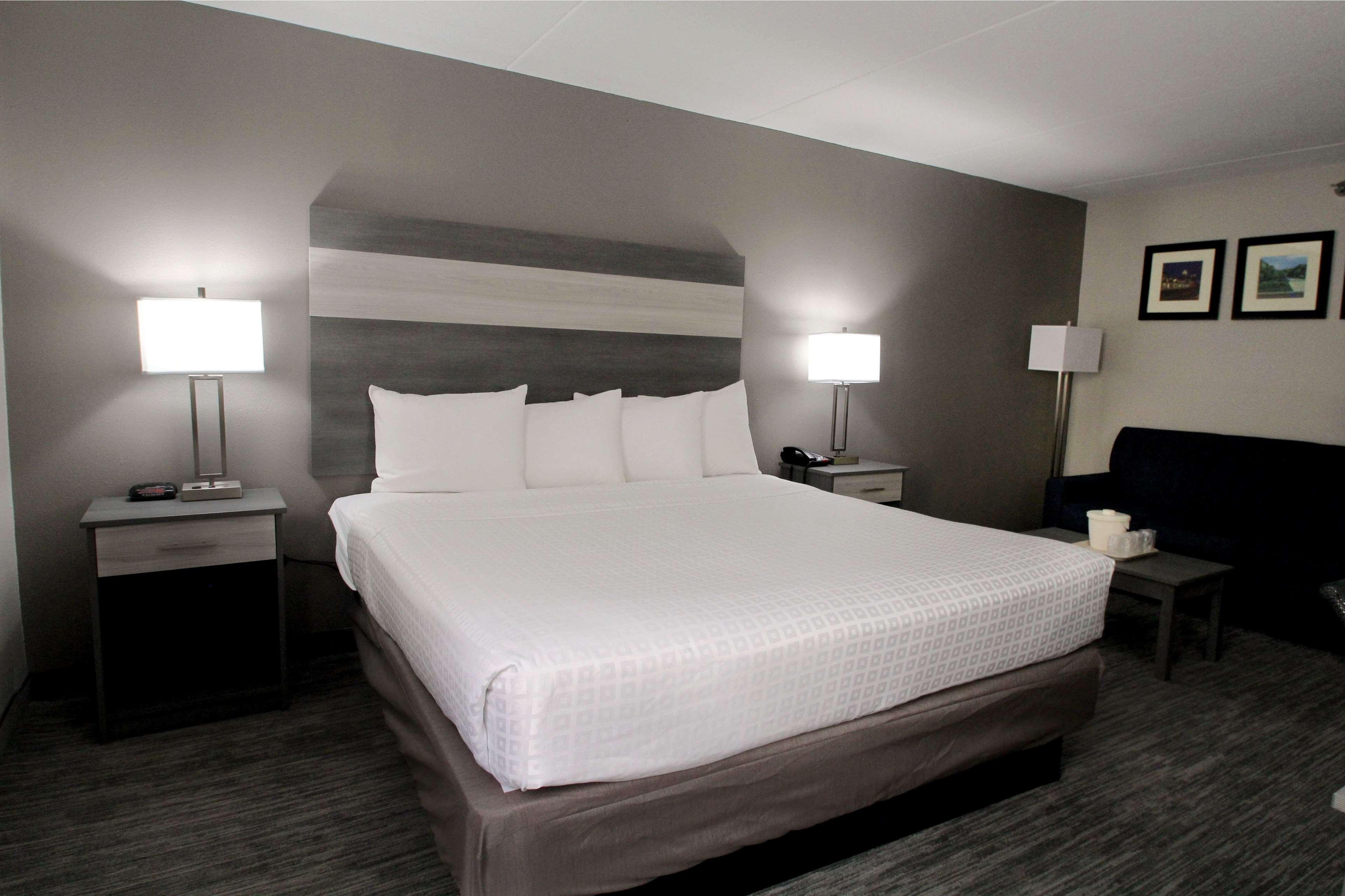Baymont By Wyndham - Purdue Hotel