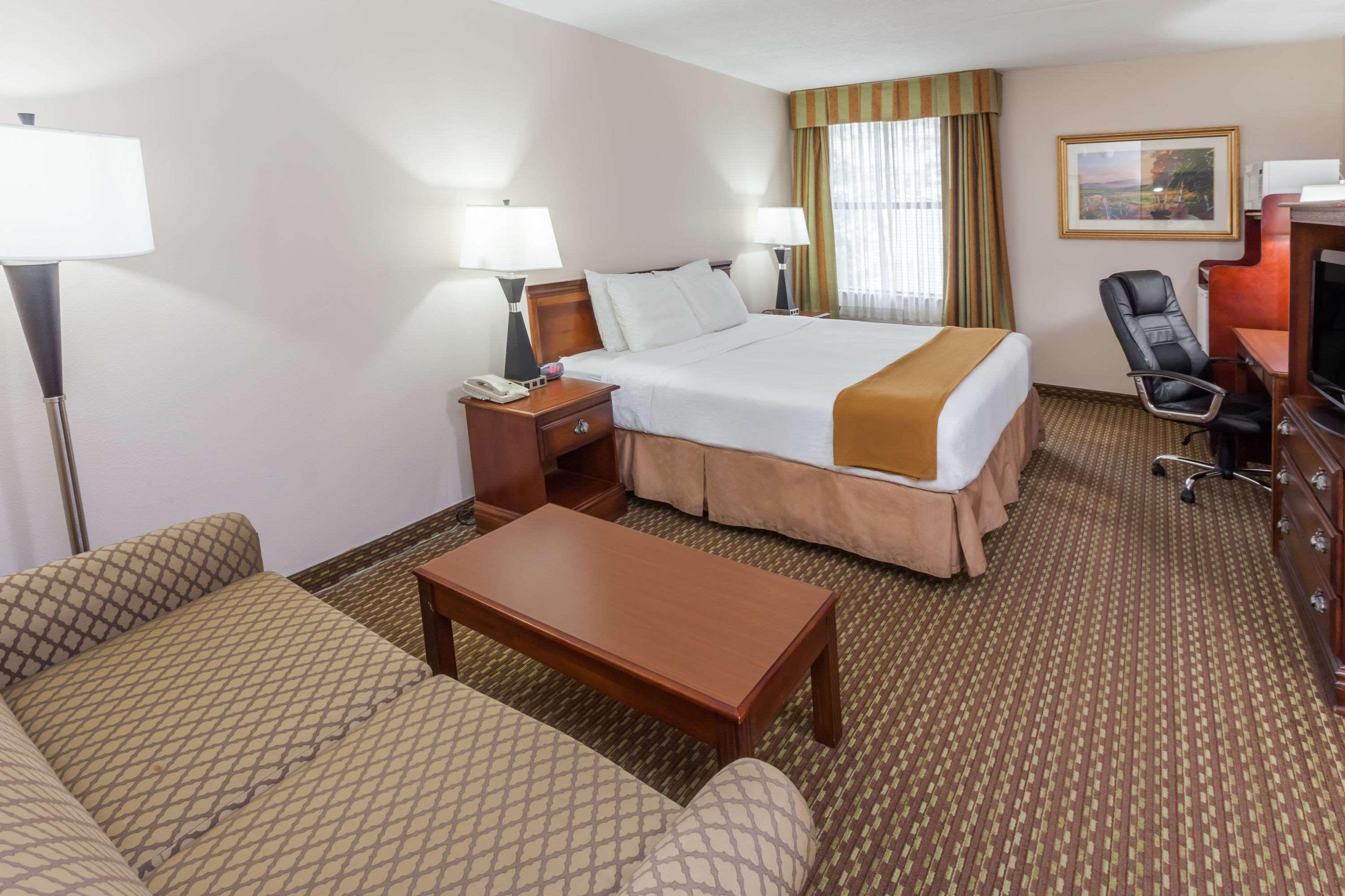 Baymont By Wyndham - Purdue Hotel Lafayette