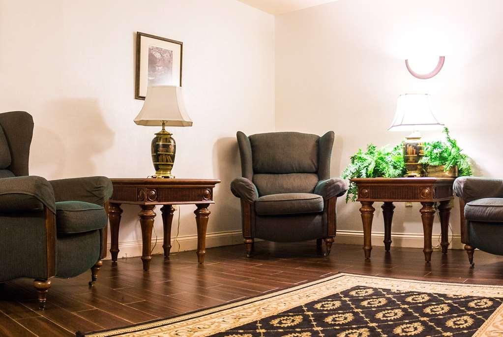 Hotel Baymont By Wyndham - Purdue 2*